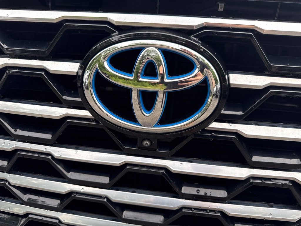 Used 2022 White Toyota Capstone image 13