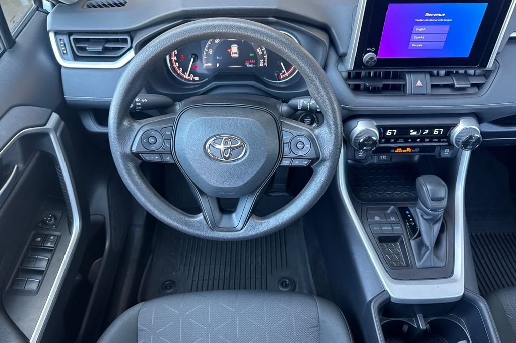 Used 2025 White Toyota XLE image 18