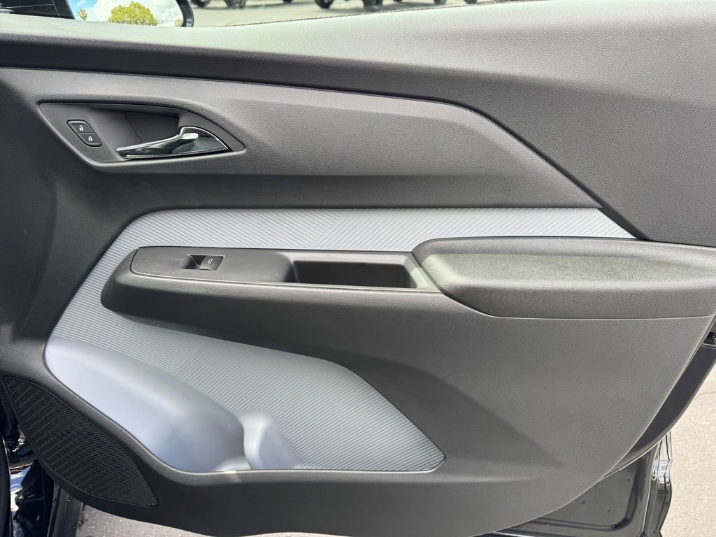 2027 Chevrolet Bolt LT - Photo 9