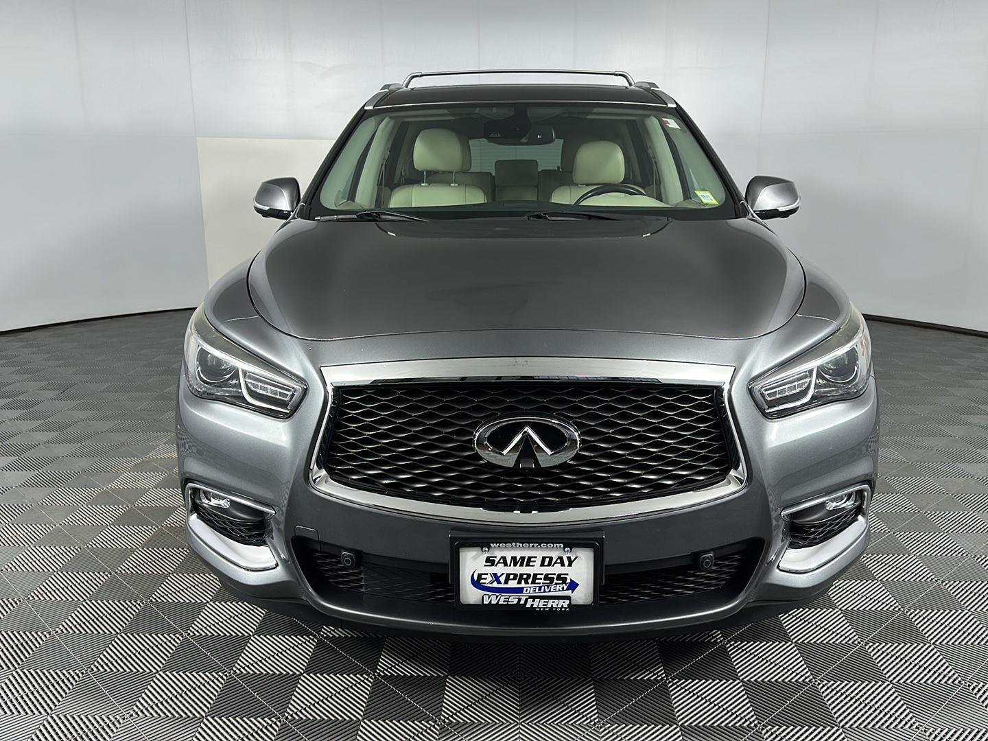 Used 2020 Graphite Shadow INFINITI LUXE image 3