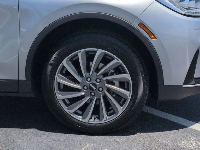 Used 2024 Radiance Metallic Lincoln Reserve image 11
