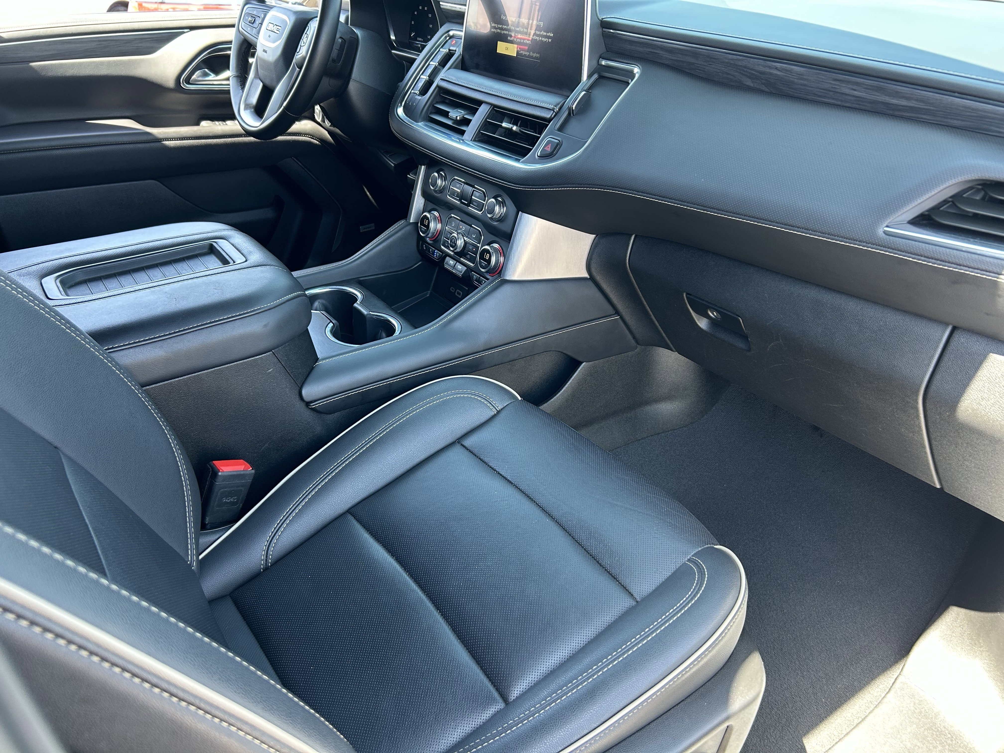 2024 GMC Yukon SLT - Photo 13