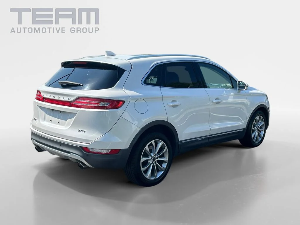 Used 2017 White Lincoln Select image 7