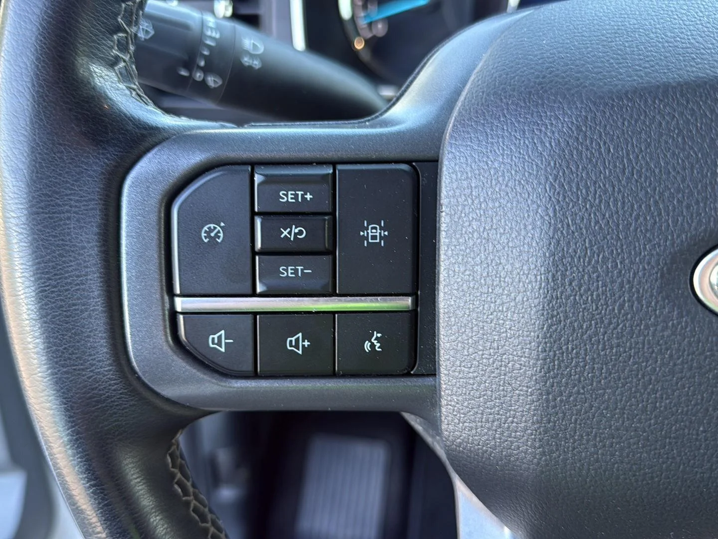 Used 2023 Oxford White Ford XLT image 20