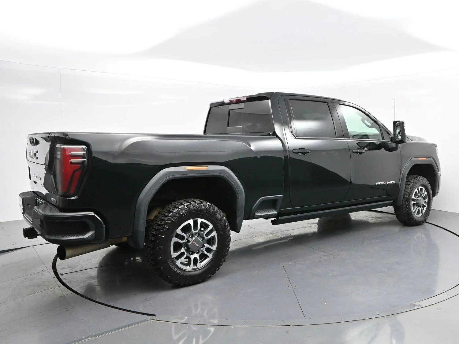 Used 2024 Onyx Black GMC AT4 image 7
