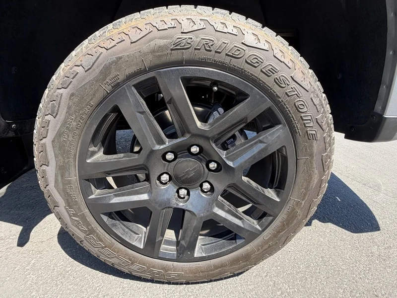 Used 2024 Sterling Gray Metallic Chevrolet Z71 image 24