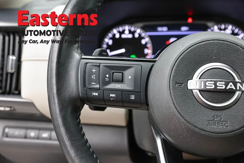 Used 2022 Gray Nissan SL image 14