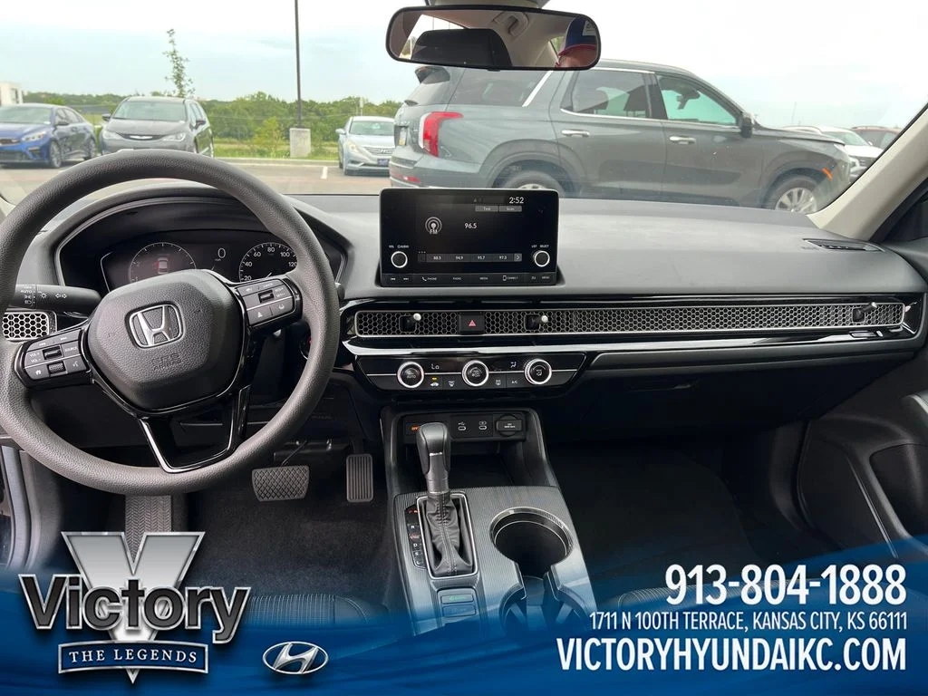 Used 2025  Honda LX image 12