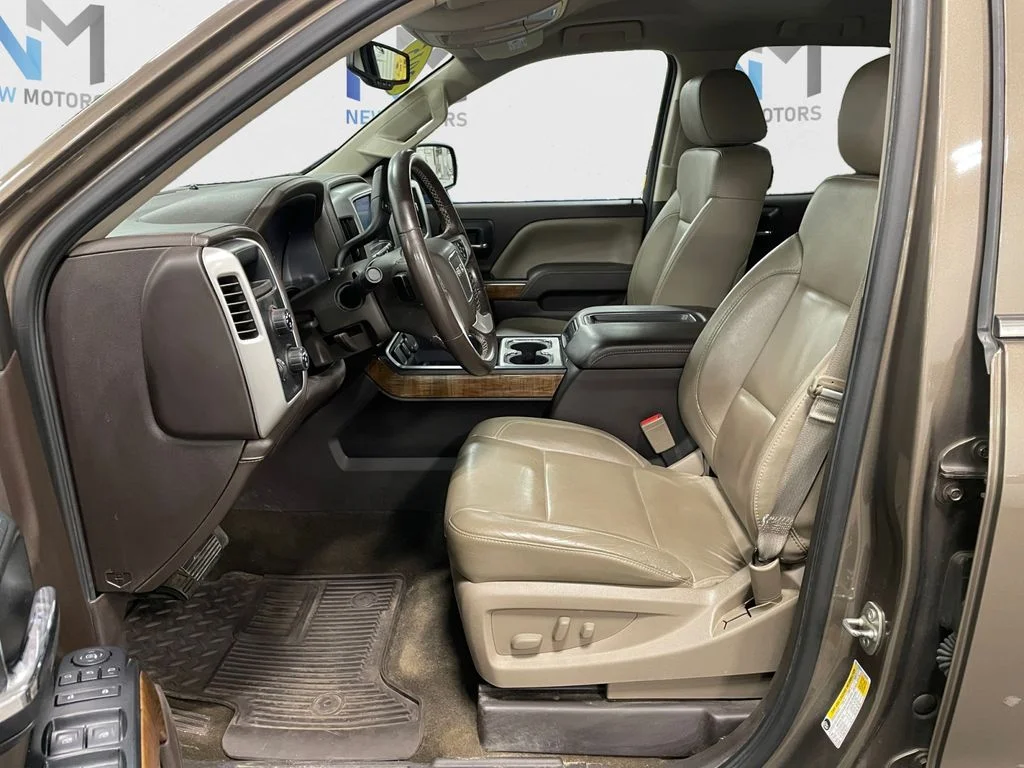 Used 2015 Bronze Alloy Metallic GMC SLT image 9