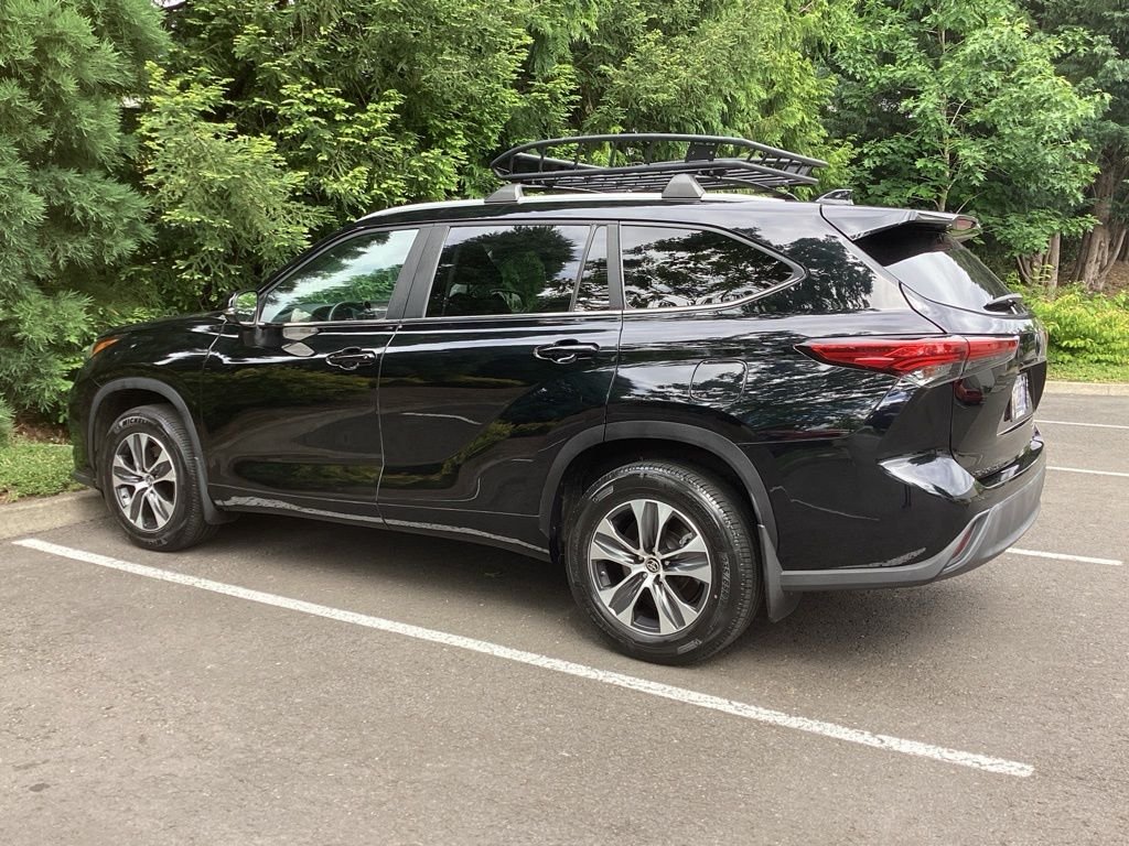 Used 2023 Black Toyota XLE image 8