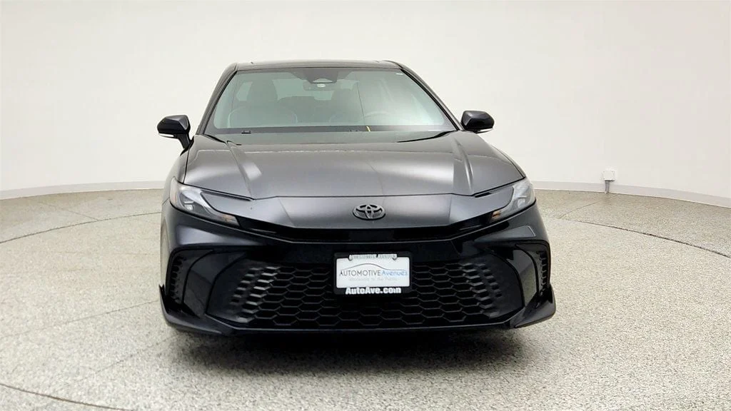 Used 2025 Midnight Black Metallic Toyota SE w/ Moonroof & Multimedia Upgrade Pkg image 2