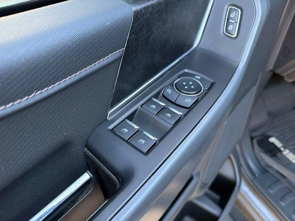 Used 2023 Blue Ford XLT image 19