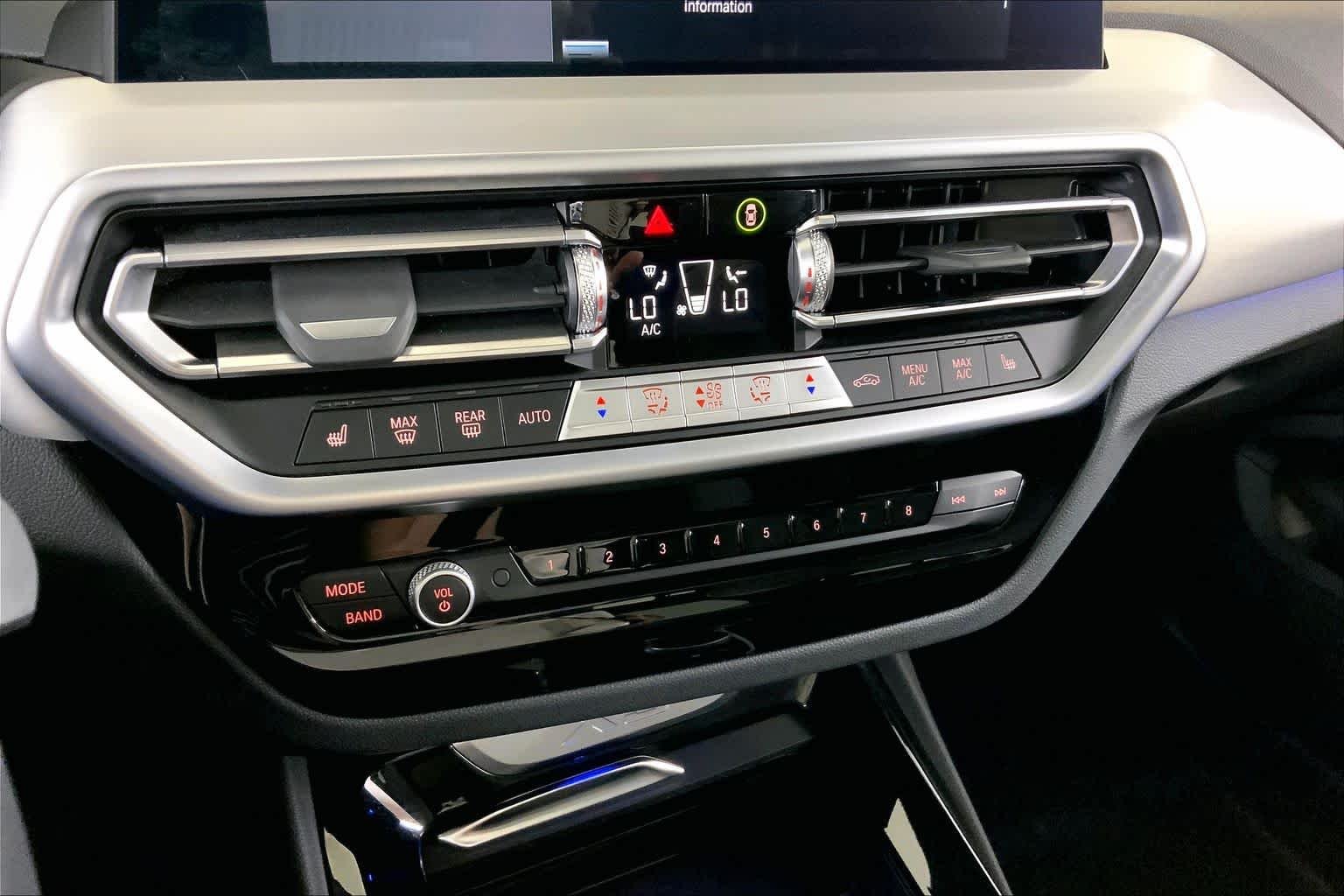 Used 2024 Skyscraper Grey Metallic BMW xDrive30i image 34