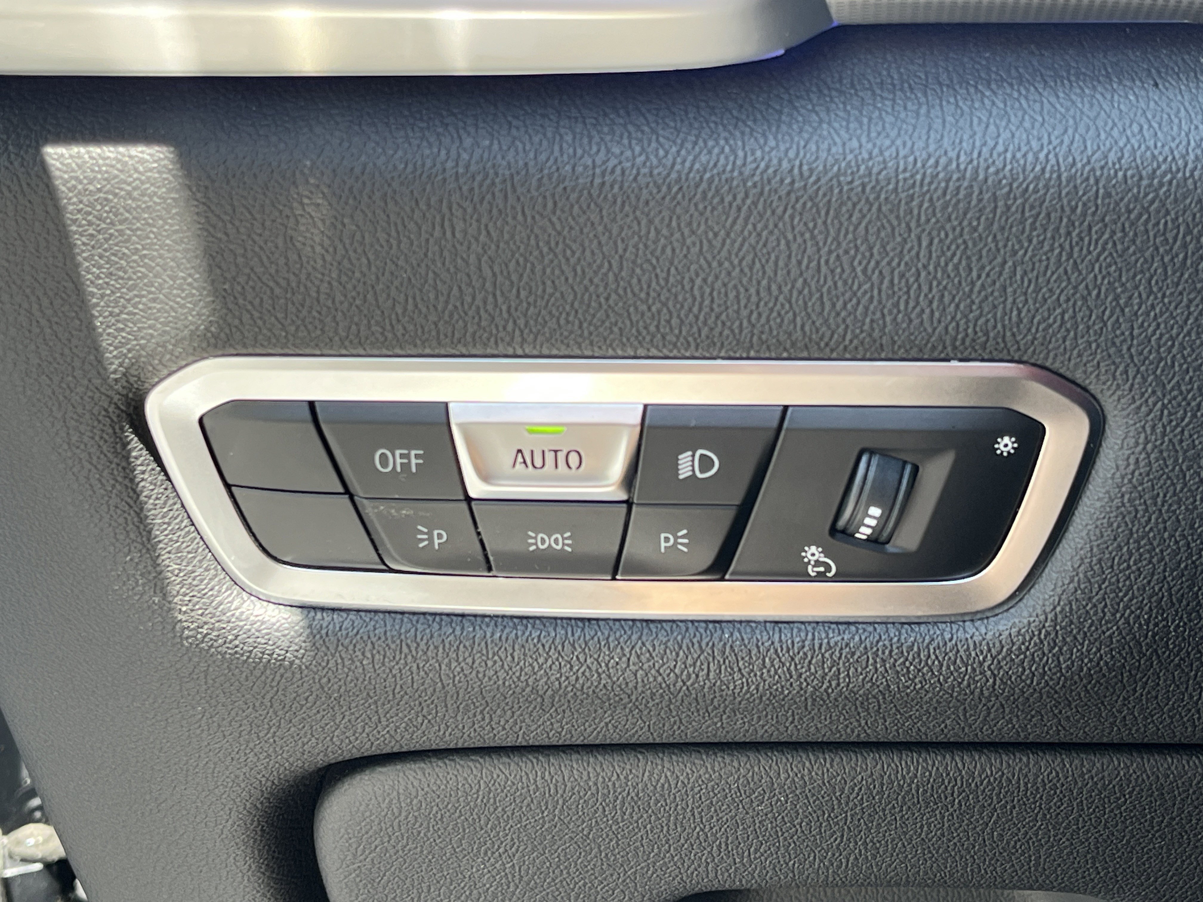 Used 2023 Jet Black BMW xDrive40i image 12