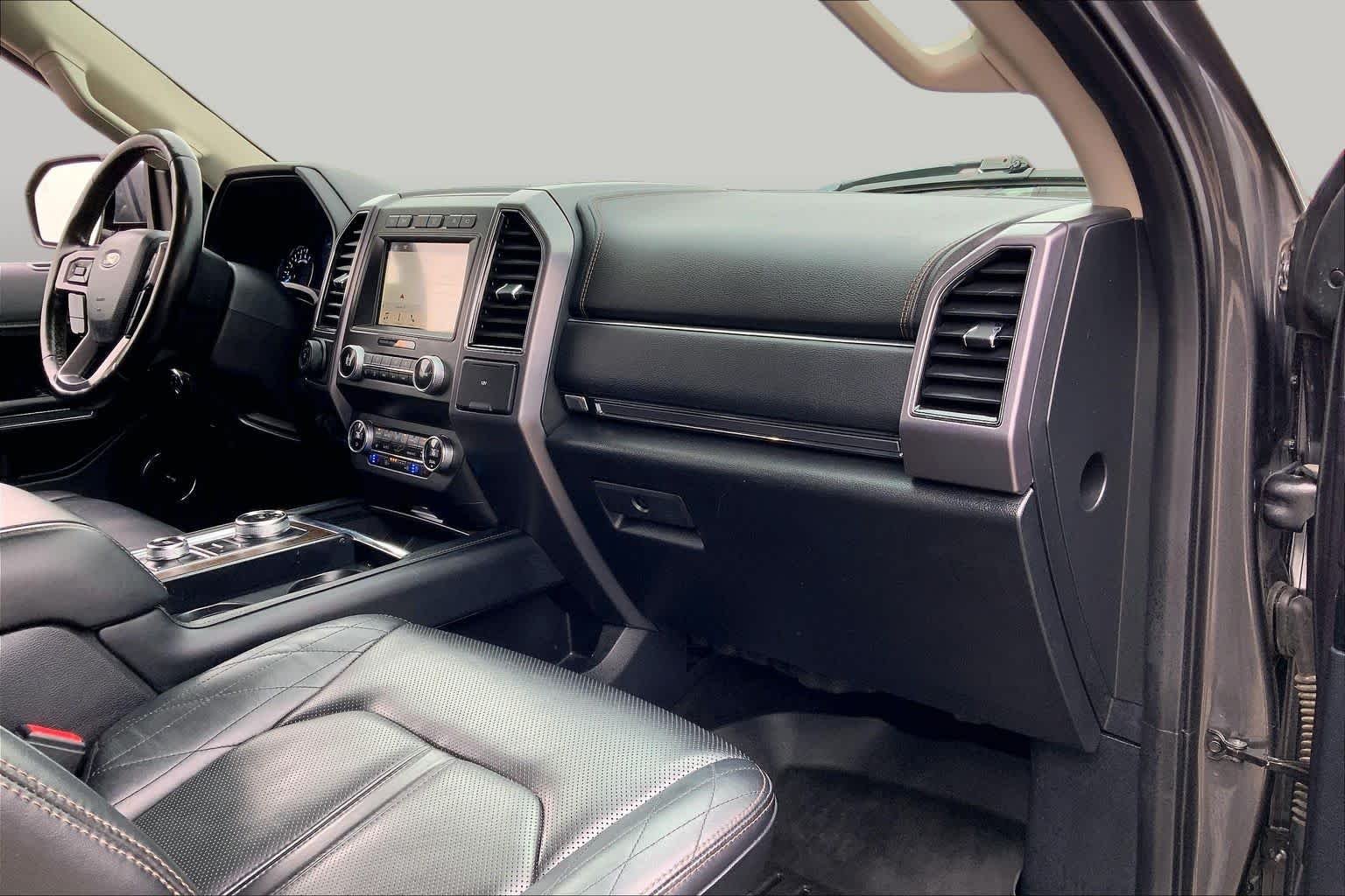 Used 2019 Magnetic Metallic Ford Platinum image 19