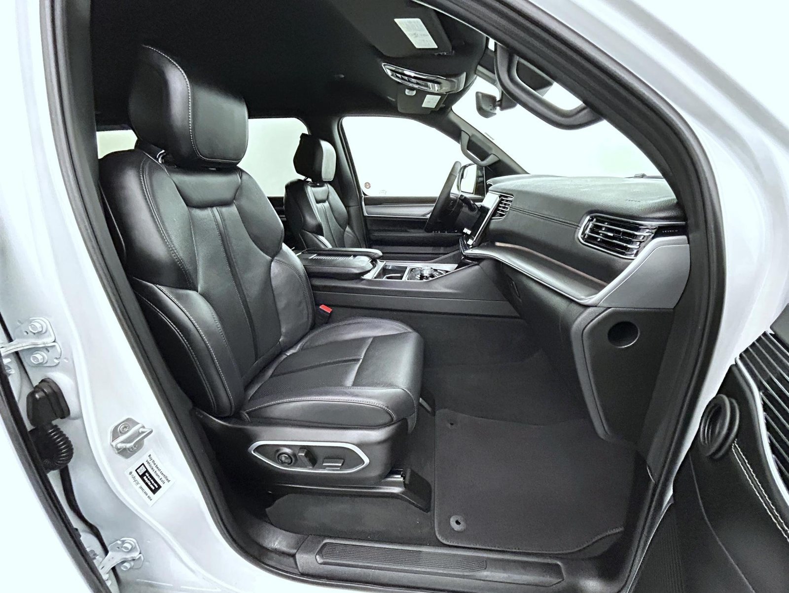 Used 2025 White Jeep Series II image 15