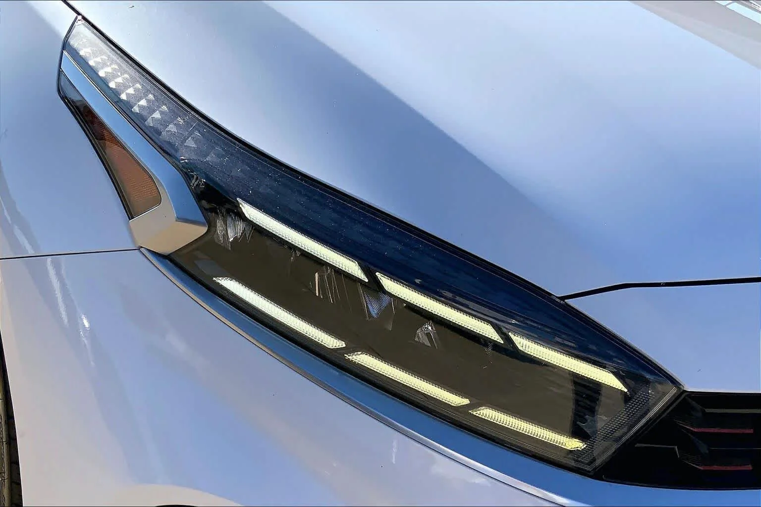 Used 2022 Snow White Pearl Kia GT image 26