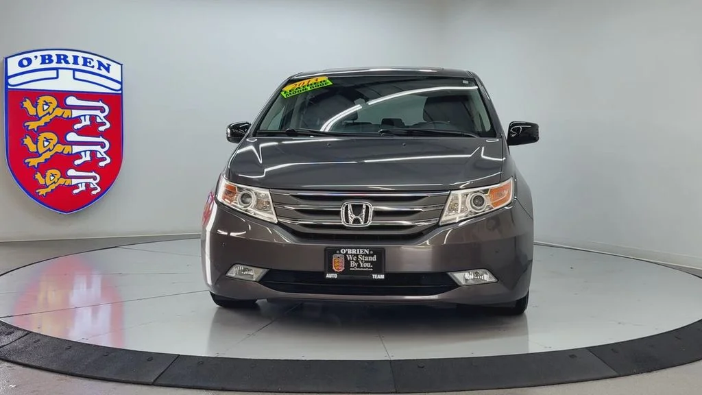 Used 2013 White Diamond Pearl Honda Touring Elite image 9