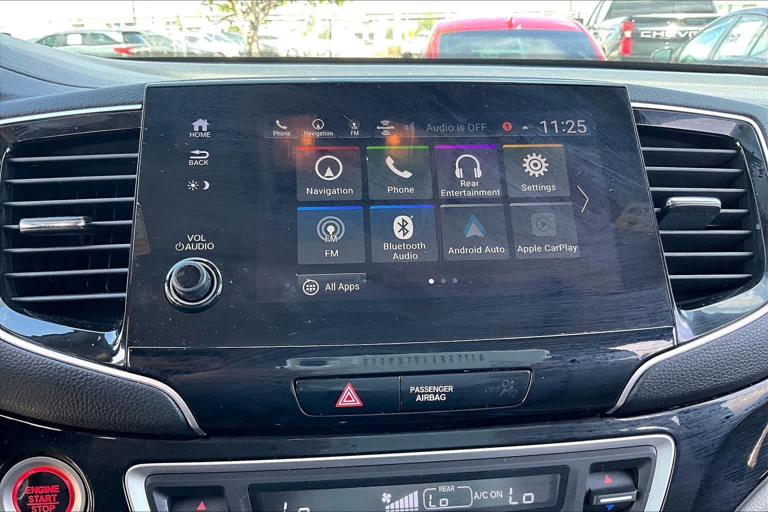 Used 2019 Lunar Silver Metallic Honda Touring 8-Passenger image 32