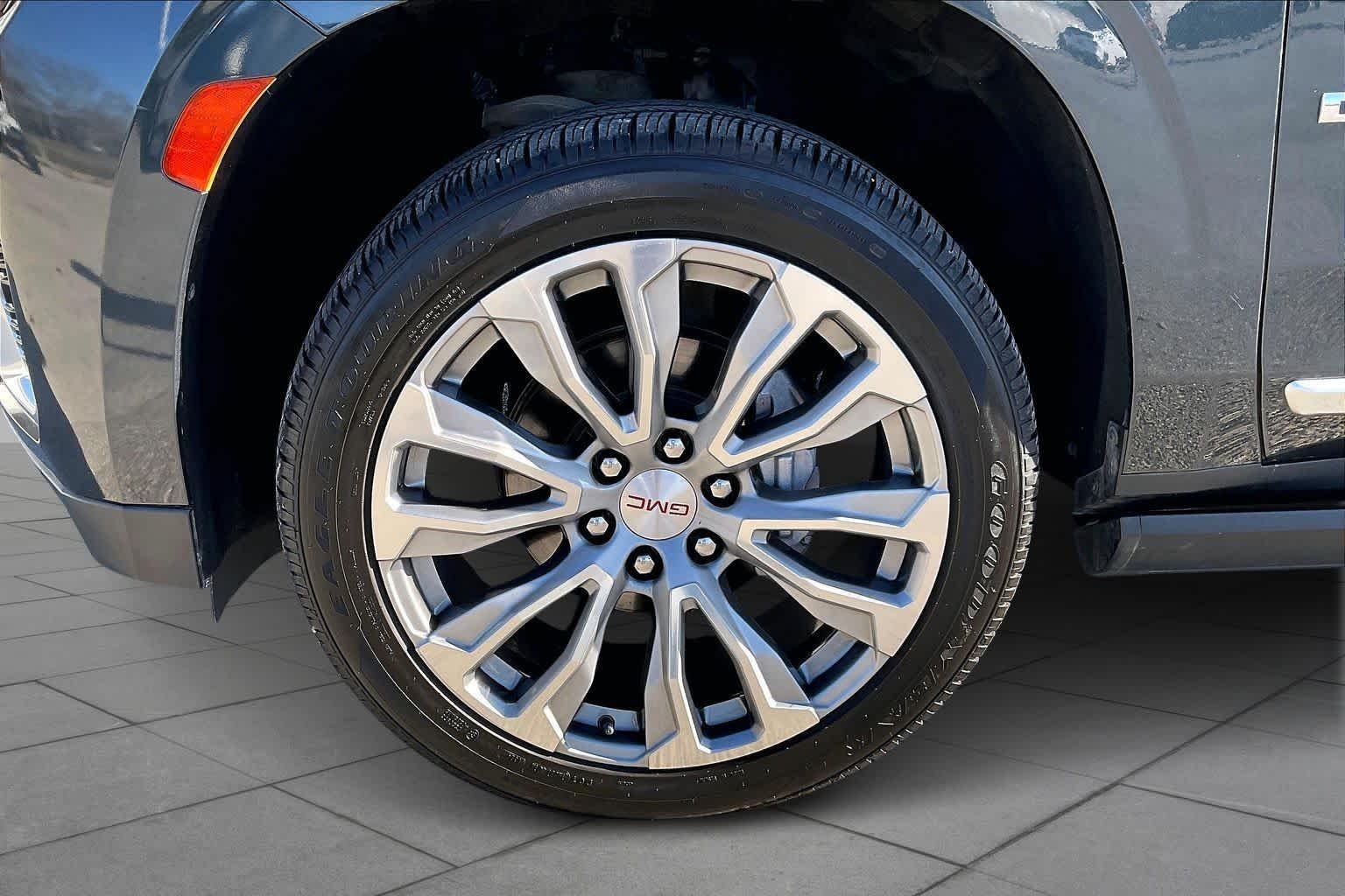 2021 GMC Yukon Denali - Photo 30
