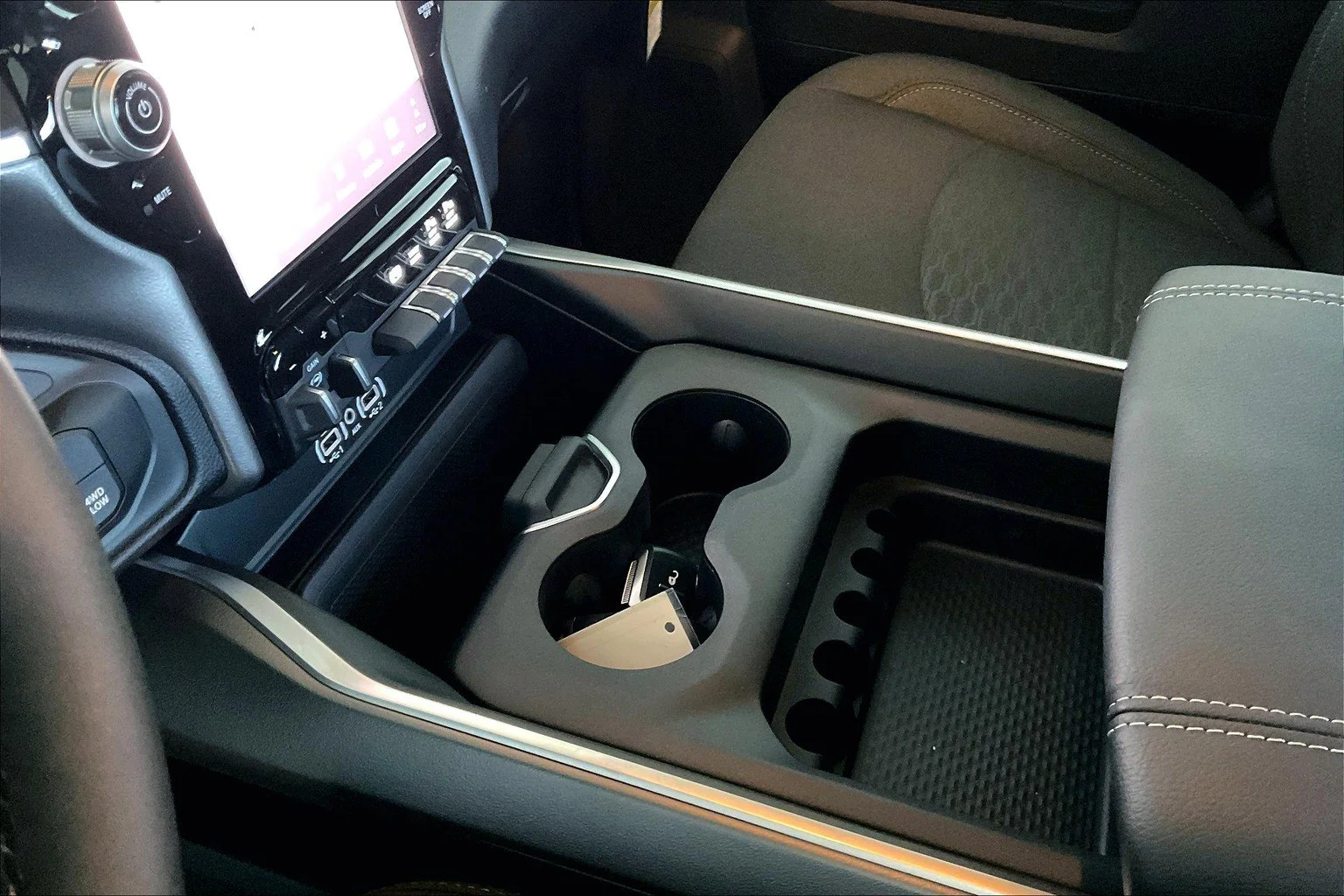2025 RAM 2500 Big Horn - Photo 8