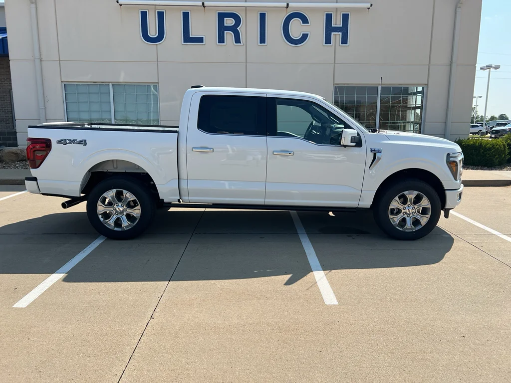 New 2026 Star White Metallic Tri-Coat Ford Platinum® image 7
