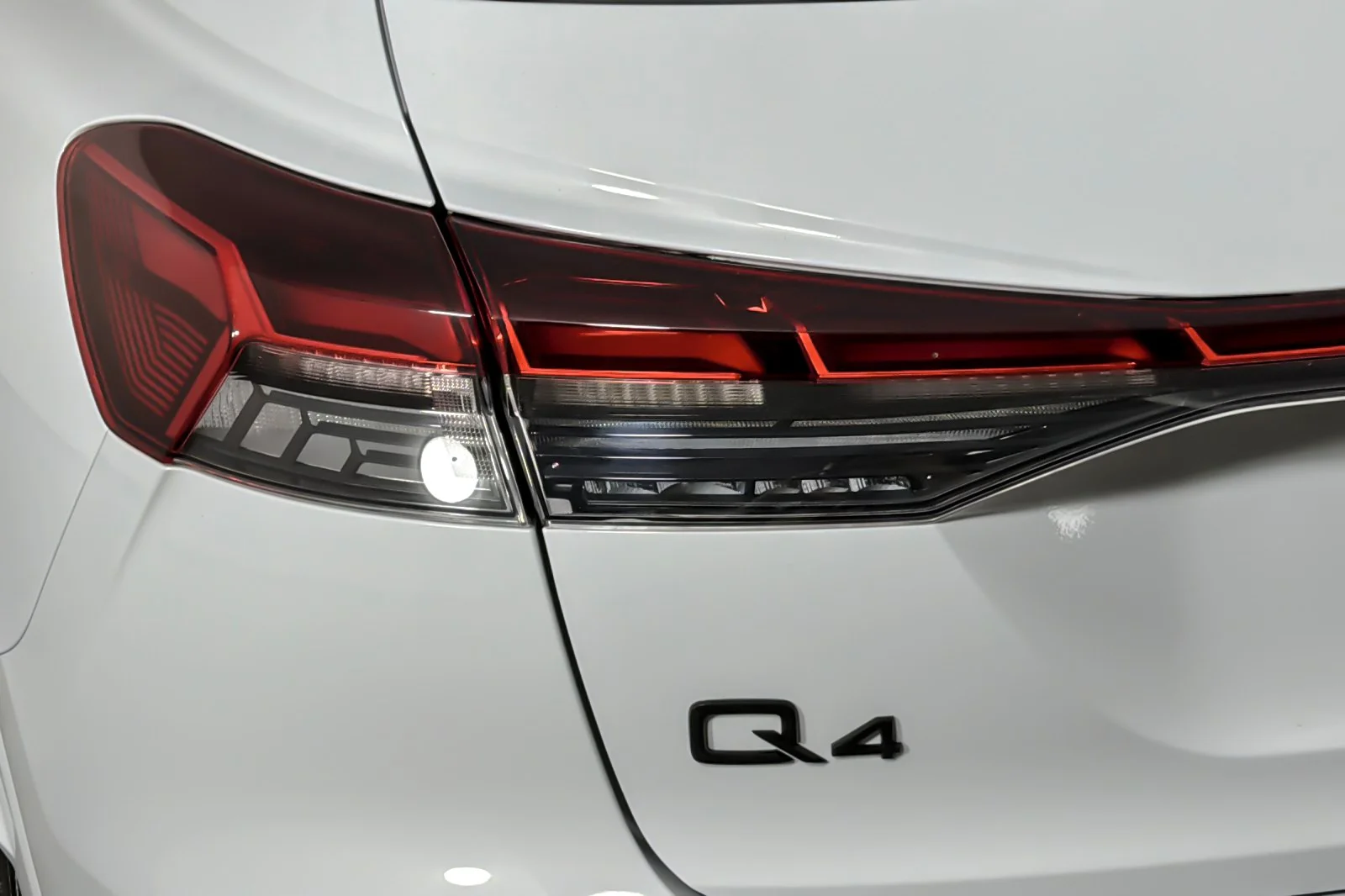 2025 Audi Q4 e-tron Premium - Photo 26