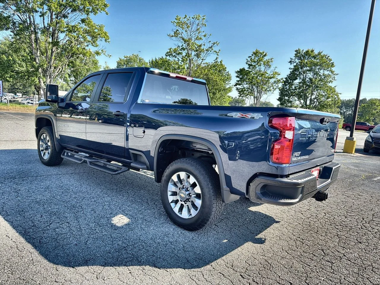 Used 2022 Northsky Blue Metallic Chevrolet Custom image 6