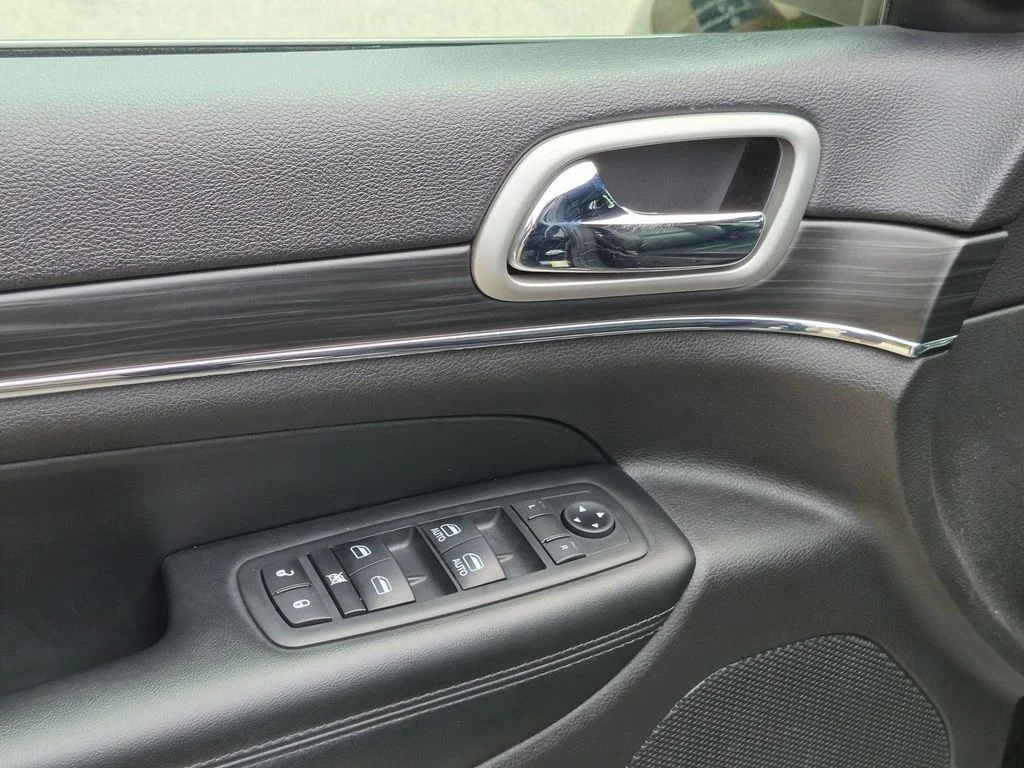 Used 2019 Black Jeep Limited image 12