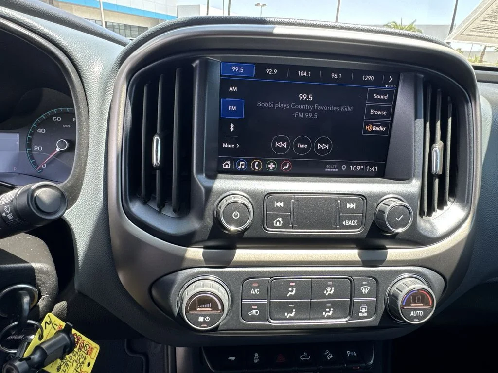 Used 2022 Gray Chevrolet Z71 image 13