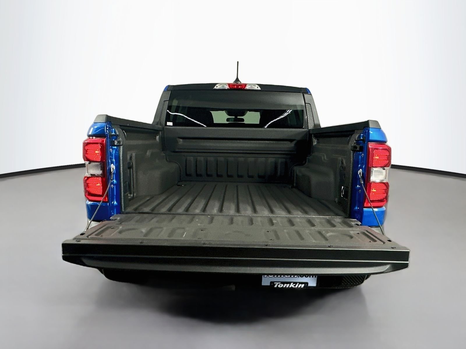Used 2025 Velocity Blue Ford XLT image 24