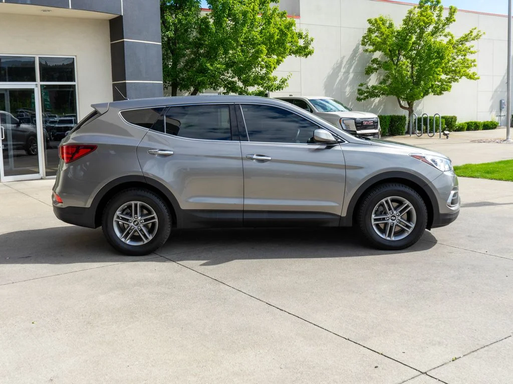 Used 2018 Gray Hyundai 2.4 Base image 8