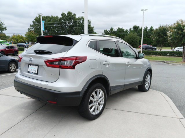 Used 2020 Silver Nissan SV image 3