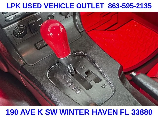 Used 2004  Ford Base image 16