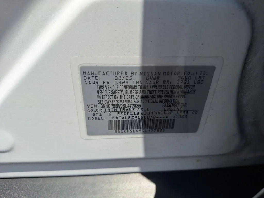 Used 2025 White Nissan S image 29