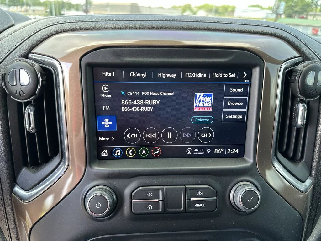 Used 2022 White Chevrolet High Country image 22