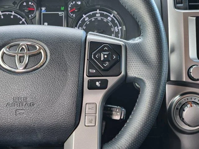 Used 2022 Gray Toyota SR5 4x2 image 27