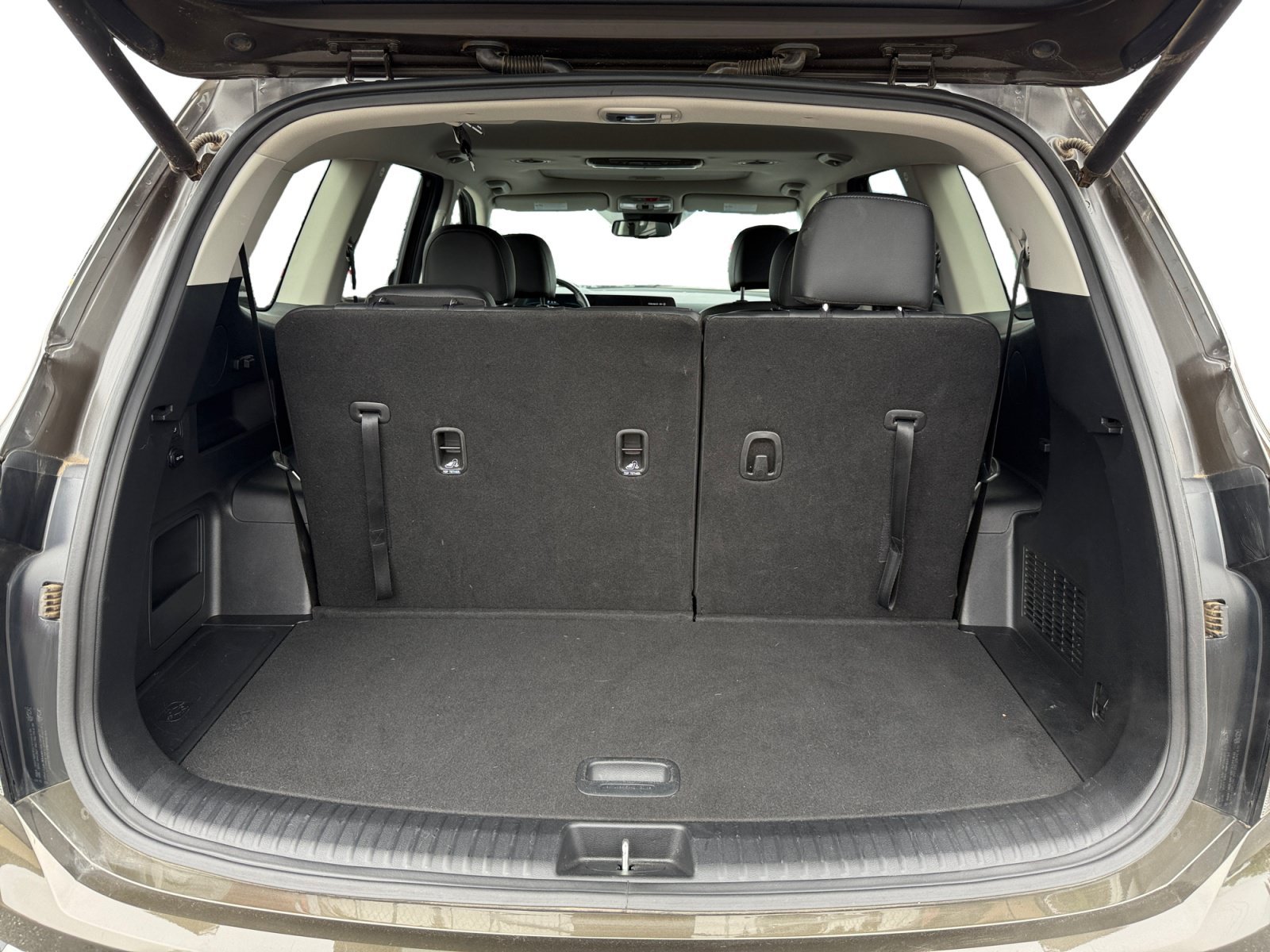 Certified Used 2025 Moss Kia EX image 17