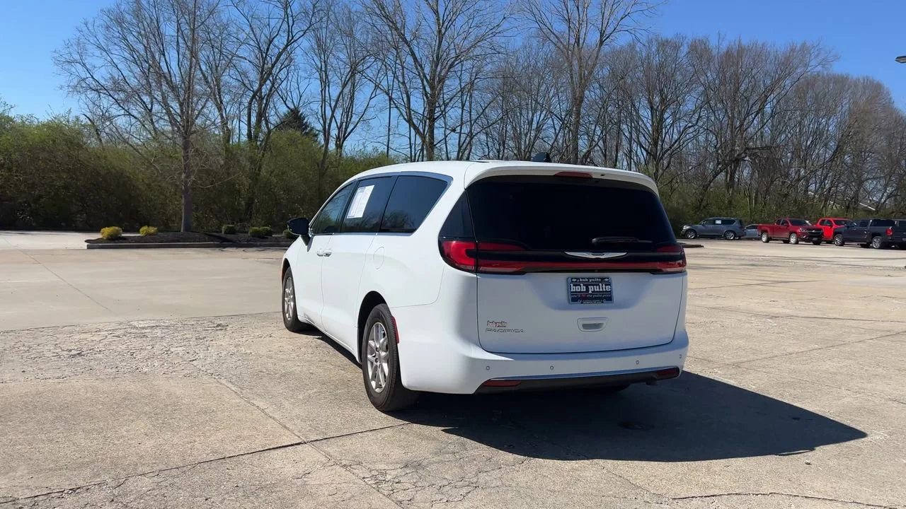 2024 Chrysler Pacifica Touring L - Photo 7