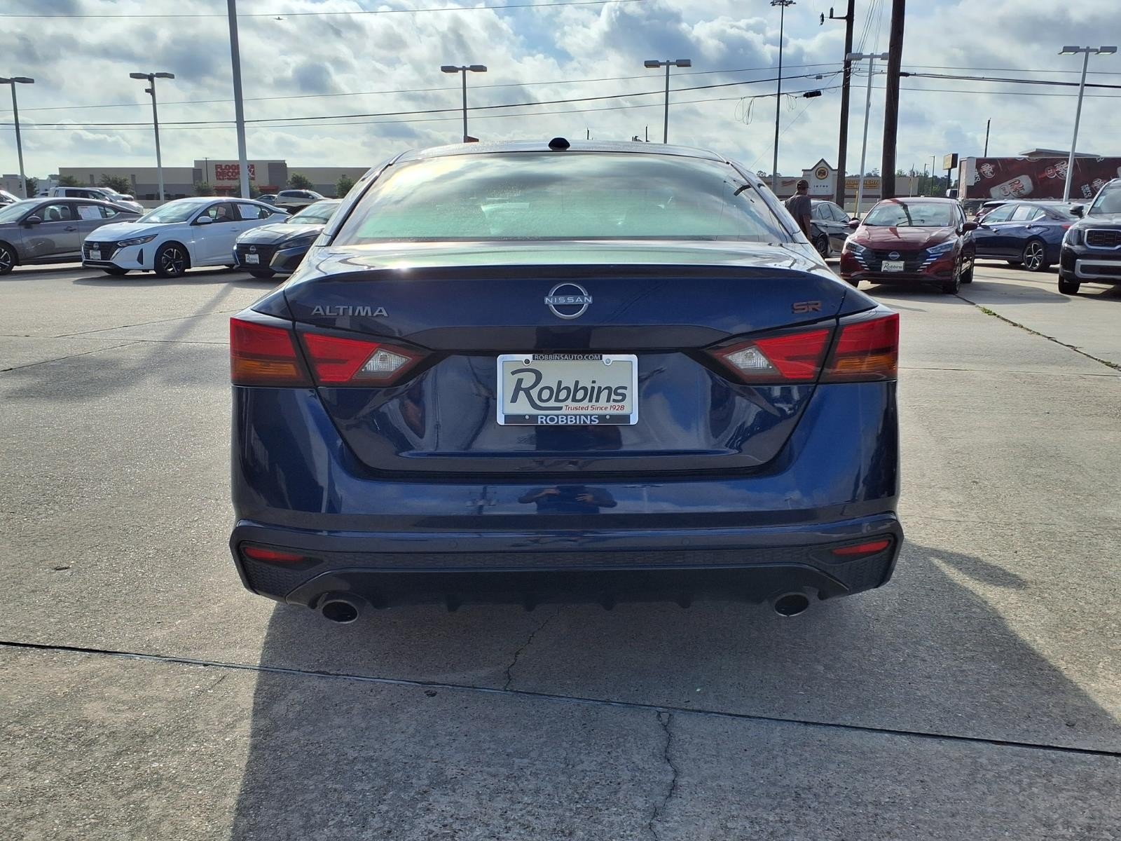 2024 Nissan Altima 2.5 SR Blue at Robbins Nissan