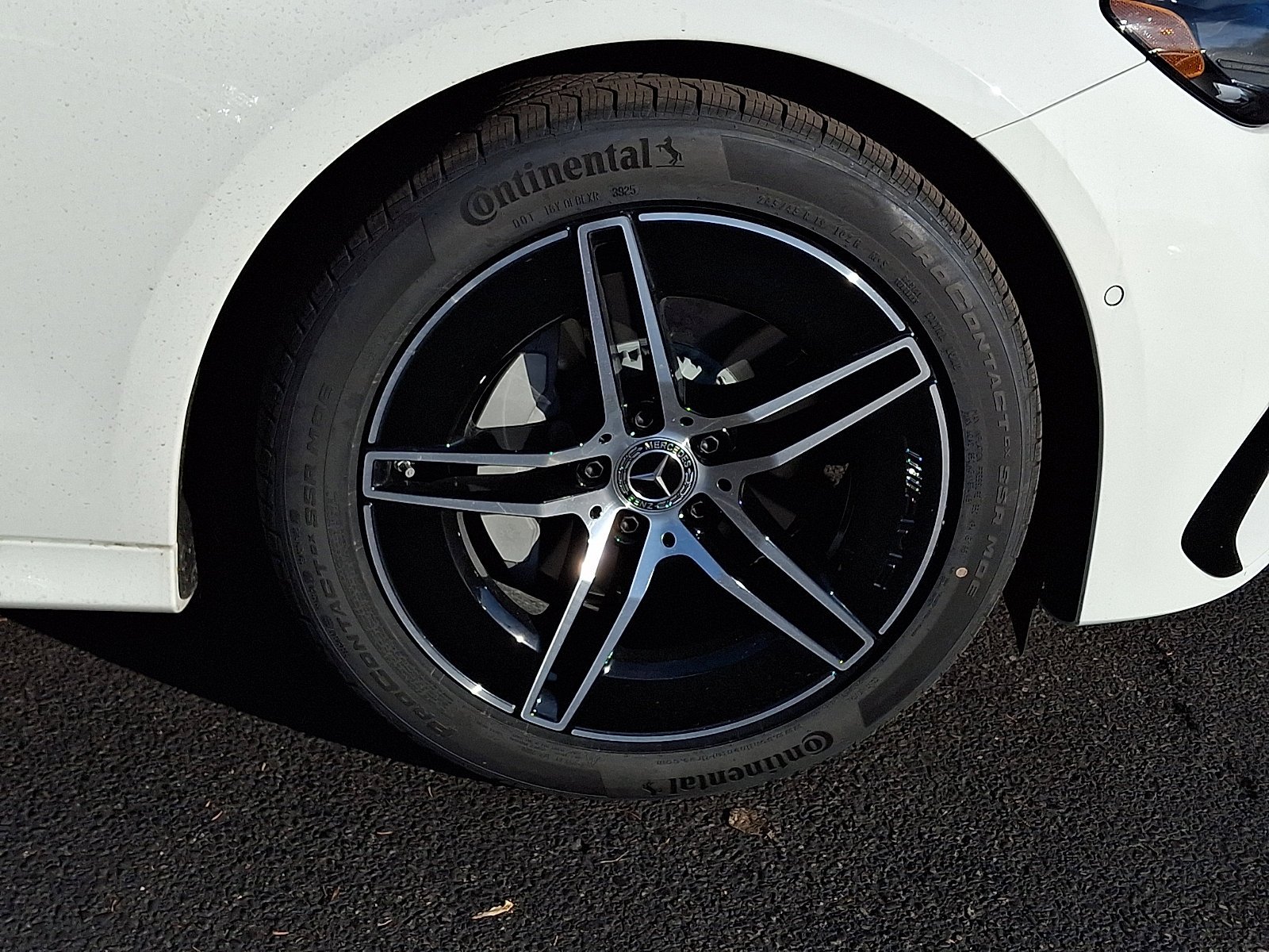 New 2026 Polar White Mercedes-Benz E 350 image 29