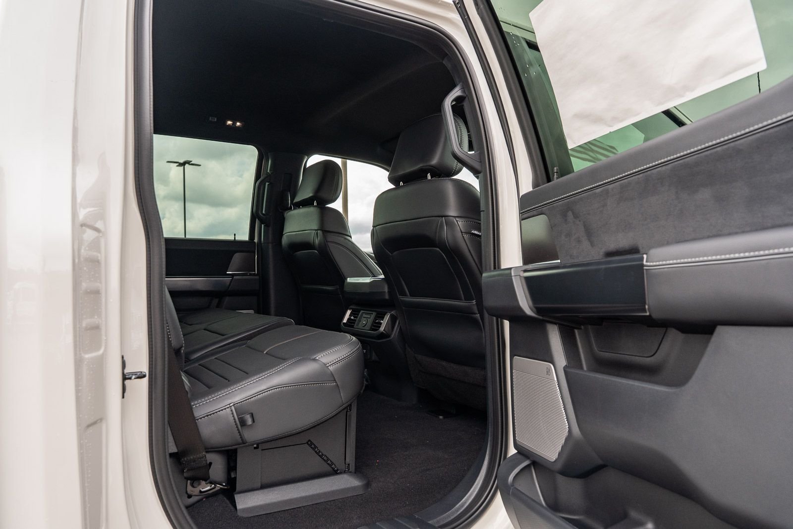 New 2026 Star White Metallic Tri-Coat Ford Platinum® image 9