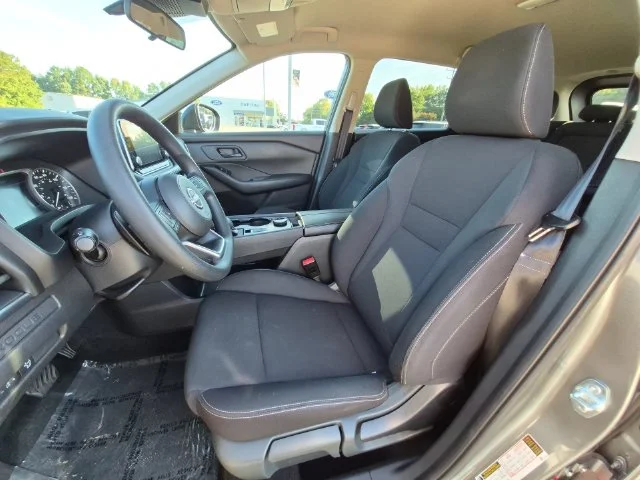 Used 2024 Gray Nissan S image 21