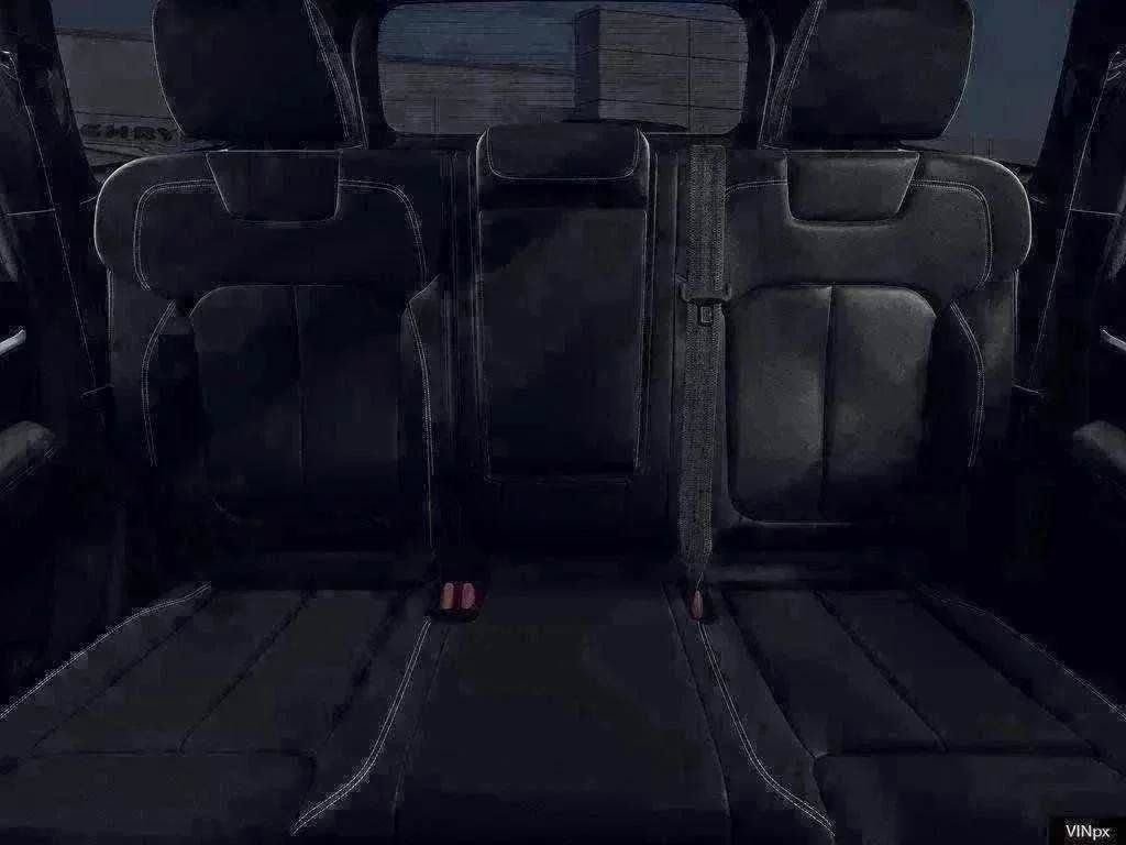 New 2026 Baltic Gray Metallic Clear-Coat Exterior Paint Jeep Limited image 2