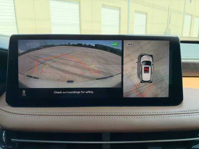 Used 2022 White INFINITI Sensory image 13