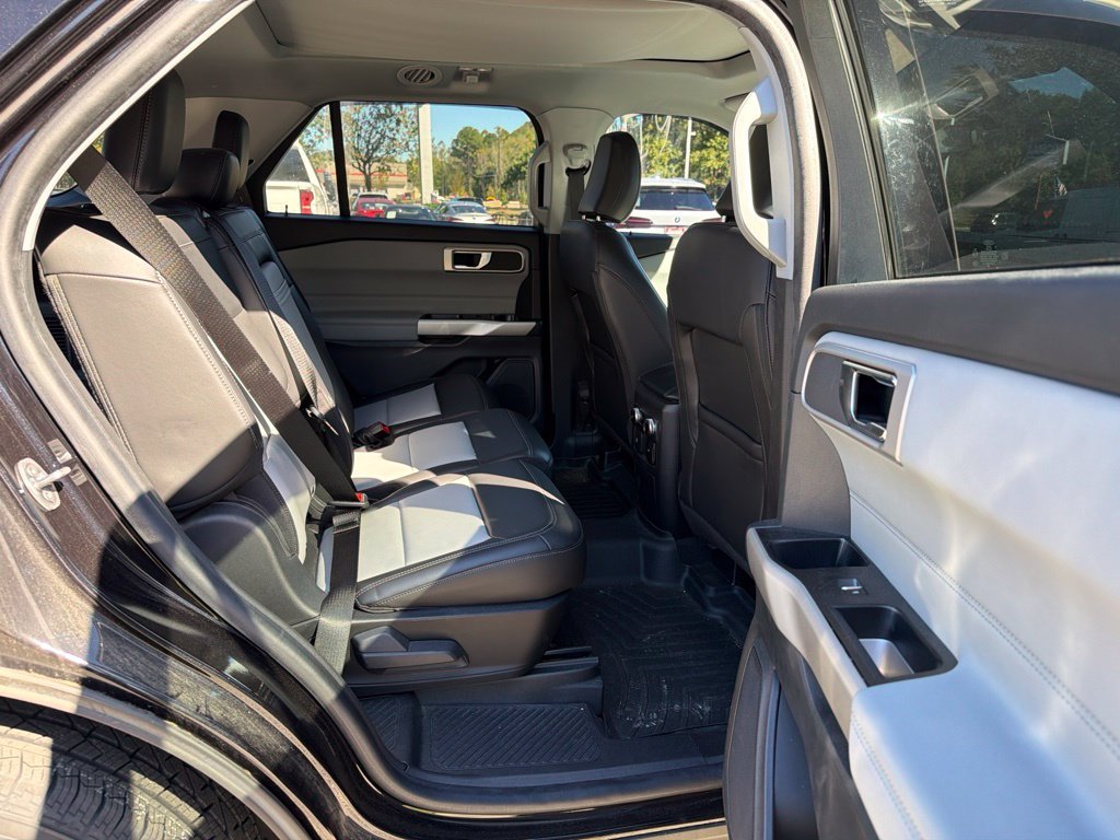 Used 2022 Black Ford XLT image 16