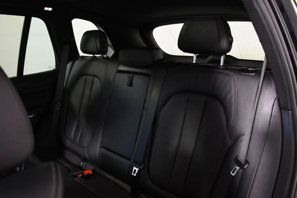 Used 2021 Jet Black BMW xDrive40i image 28