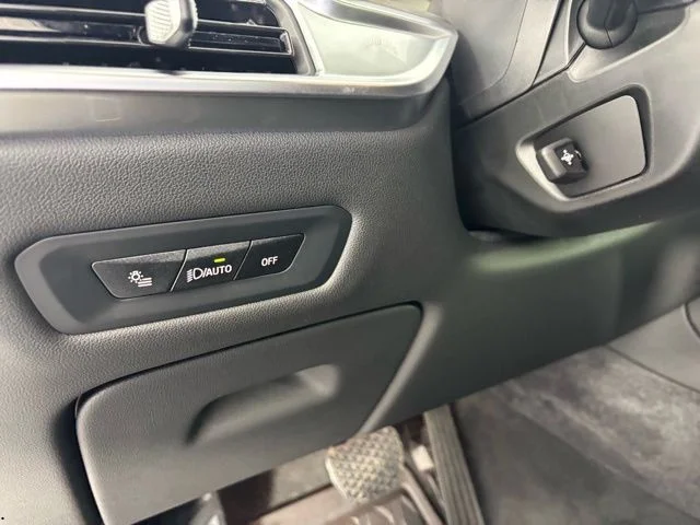 New 2026 Alpine White BMW xDrive40i image 18