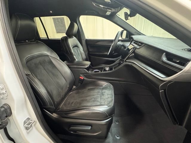 Used 2025 Bright White Jeep Altitude image 38