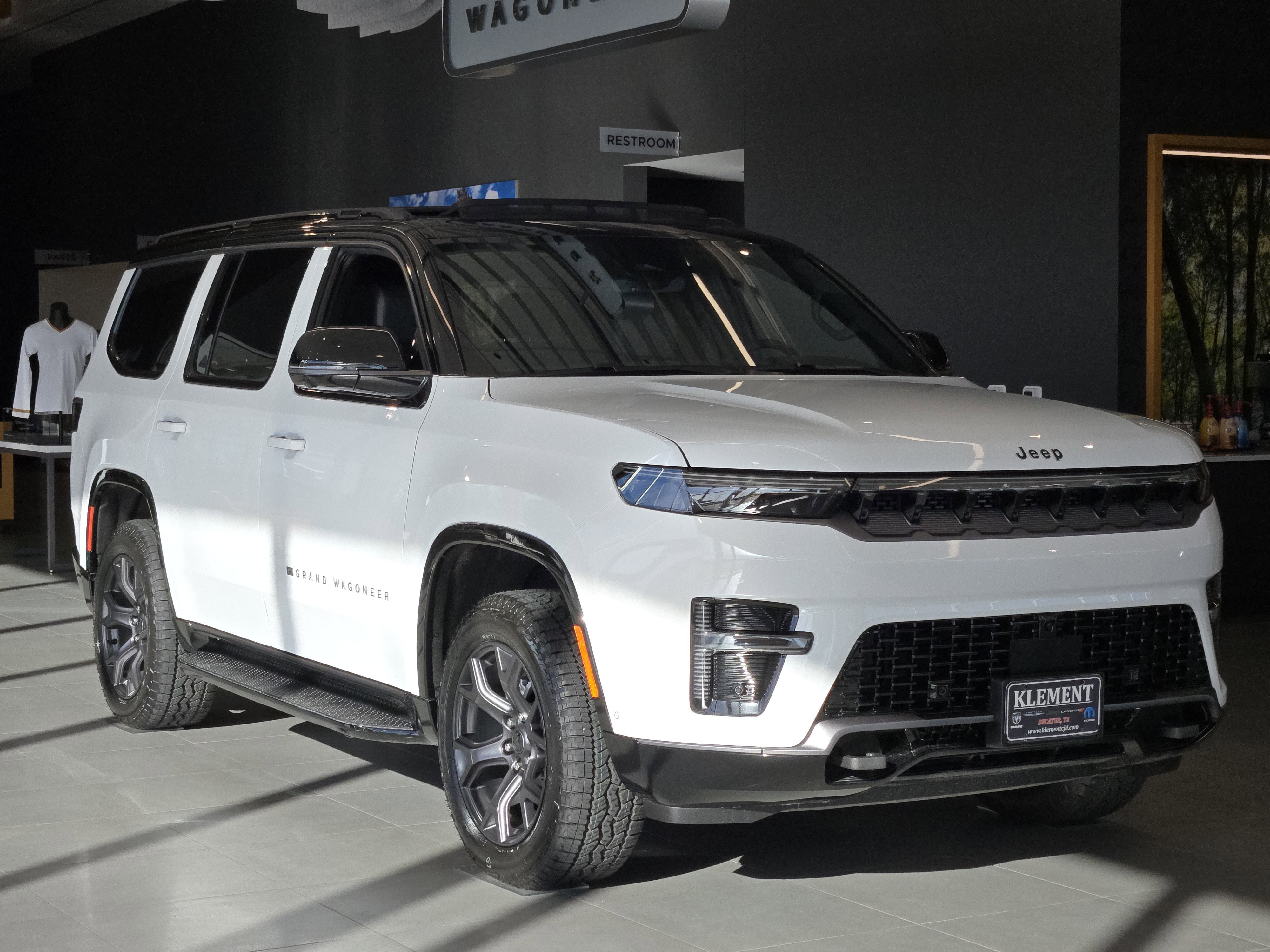 New 2026 Bright White Clearcoat Jeep Upland image 2